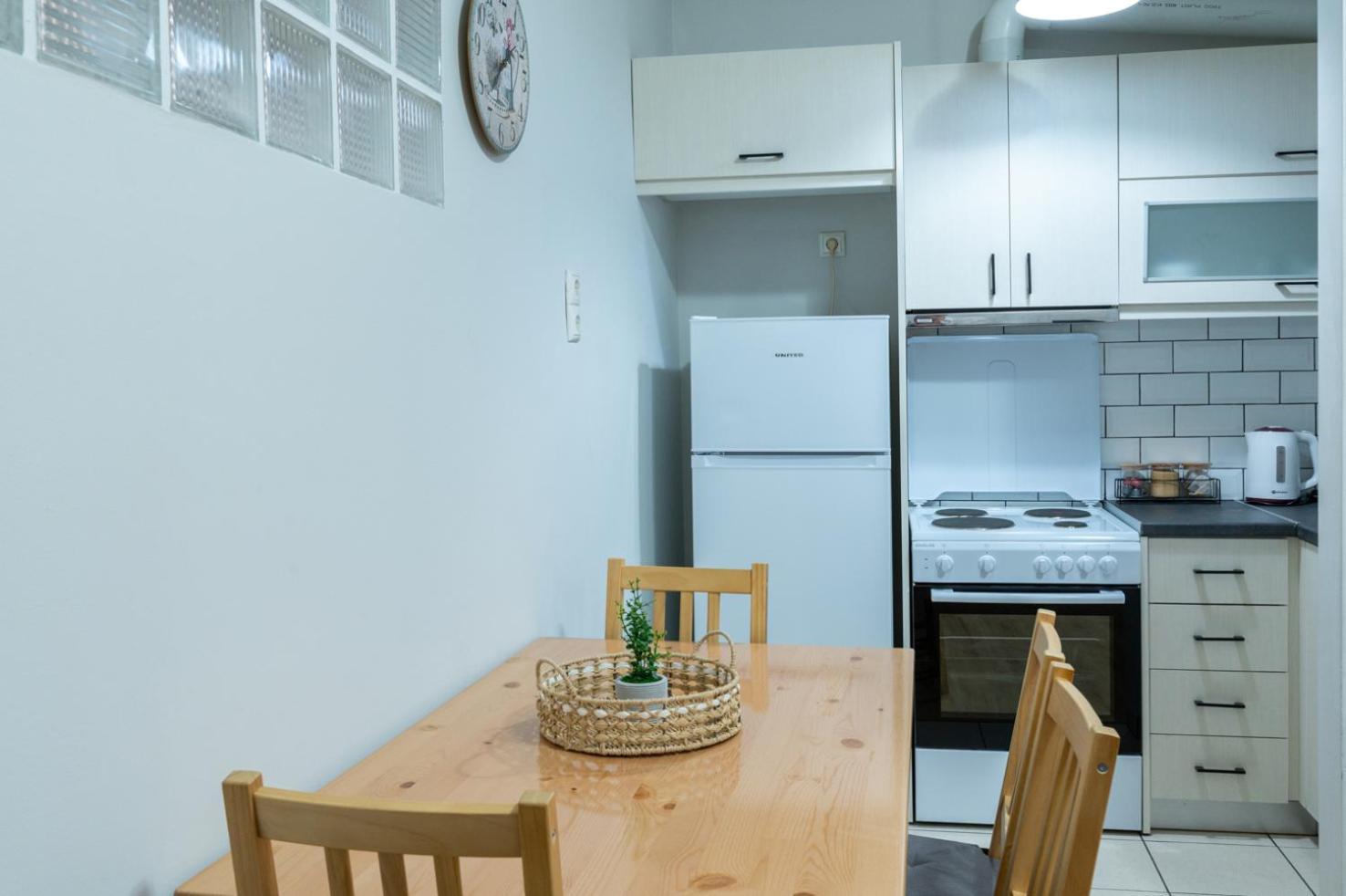 אתונה Entire Apt, 2 Bdrm, City Center מראה חיצוני תמונה